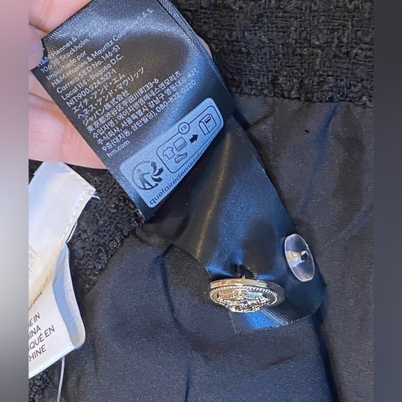 Elegant Black Button-Detail Skirt - Picture 4 of 10